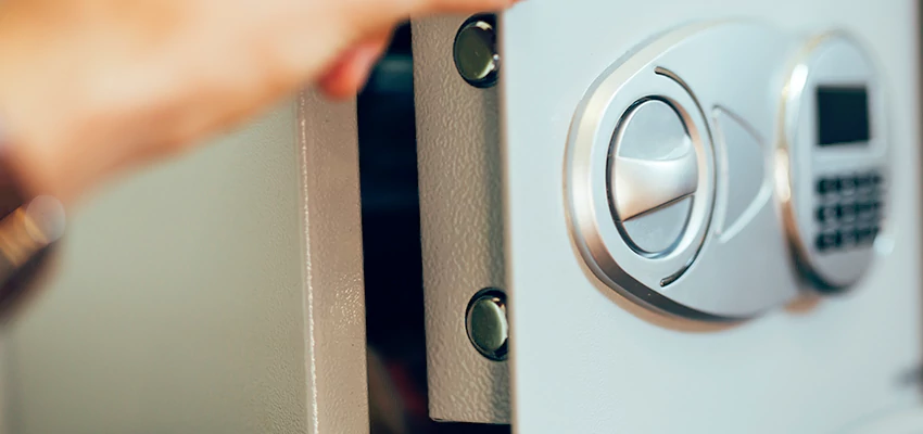 Fingerprint Safe Openers in South Monrovia Island, CA